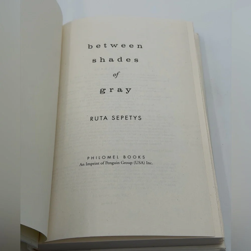 Between Shades of Gray by Ruta Sepetys (Hardcover Book, 2011) 17th Printing